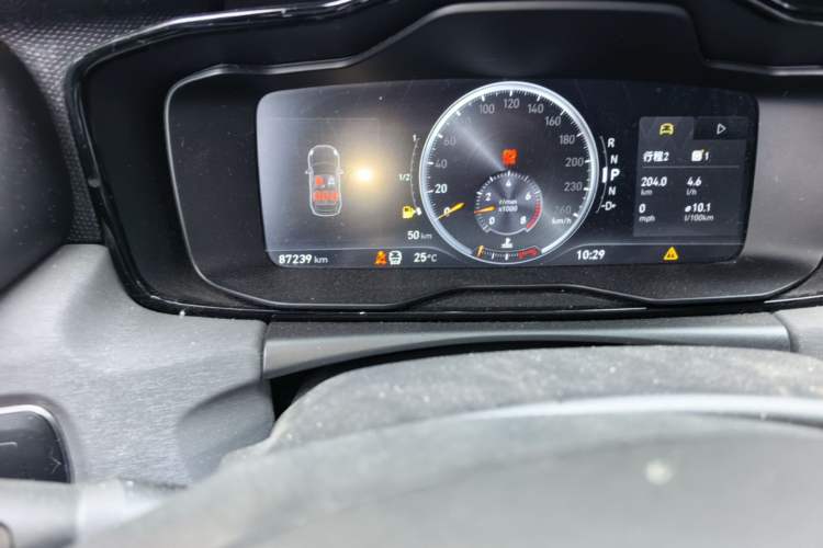 Used Lynk & Co 02 2019 High-Energy Edition 2.0T Automatic Two-Wheel Drive Pro Version China VI Standard Odometer Close Up
