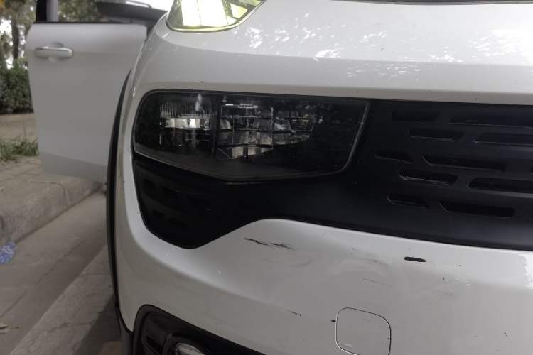 Used Lynk & Co 02 2019 1.5T DCT Two-Wheel Drive Sporty Version China VI Standard Right Front Headlight