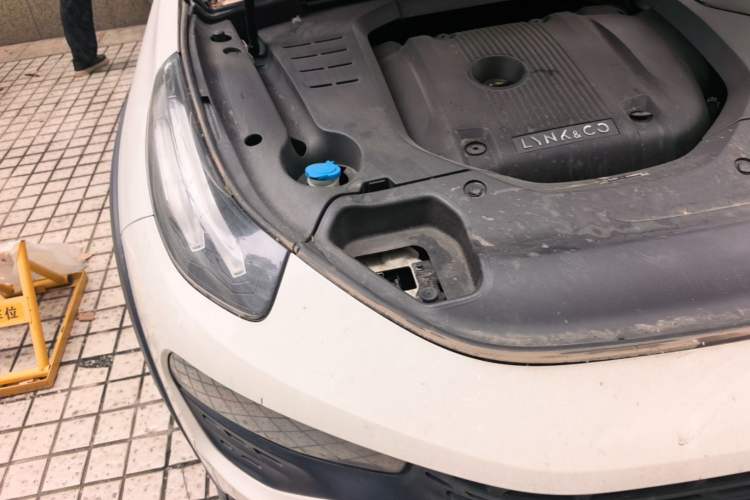 Used Lynk & Co 02 2019 High-Energy Edition 2.0T Automatic Two-Wheel Drive Pro Version China VI Standard Right Front Headlight