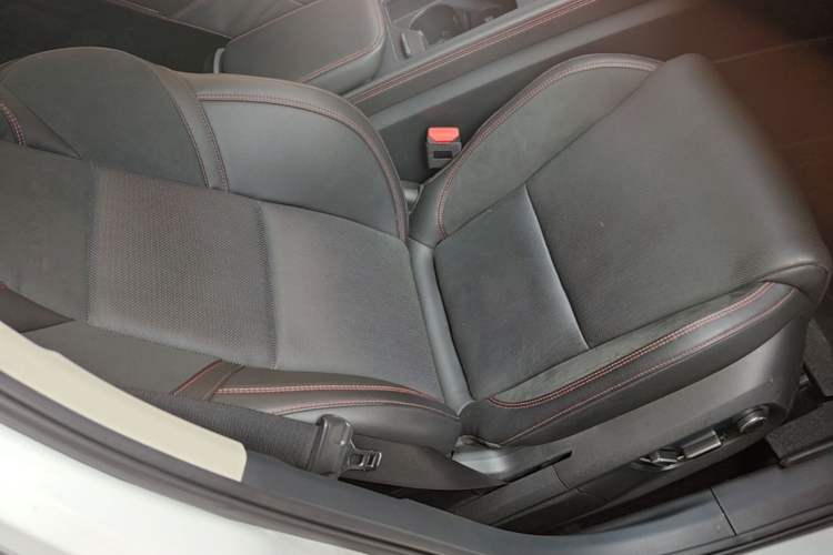 Used Lynk & Co 02 2019 1.5T DCT Two-Wheel Drive Pro Edition China VI Standard Right Front Seat