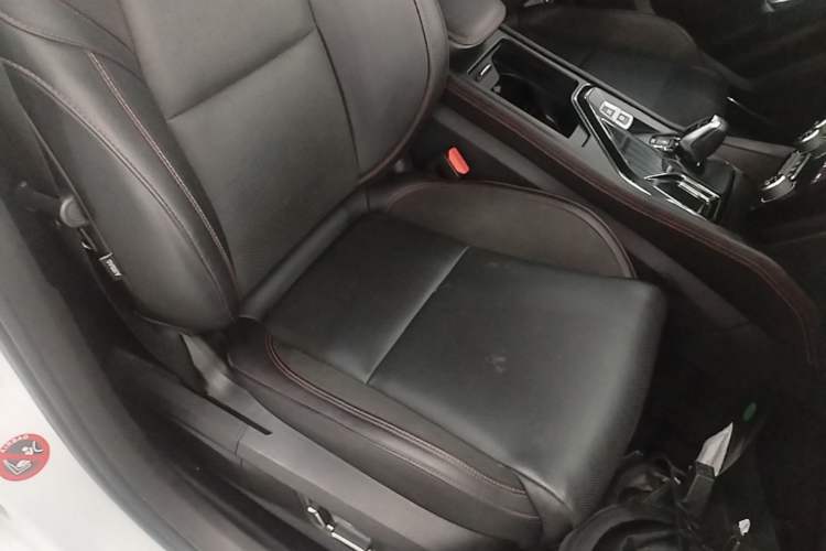 Used Lynk & Co 02 2019 1.5T DCT Two-Wheel Drive Pro Edition China VI Standard Right Front Seat