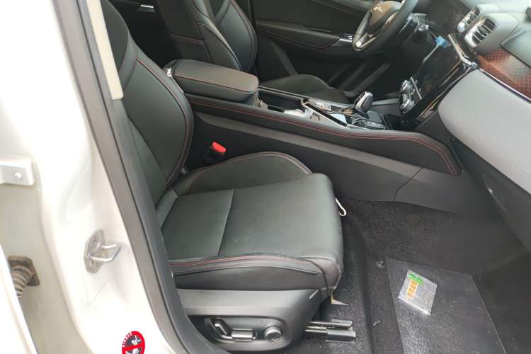 Used Lynk & Co 02 2019 High-Energy Edition 2.0T Automatic Two-Wheel Drive Pro Version China VI Standard Right Front Seat