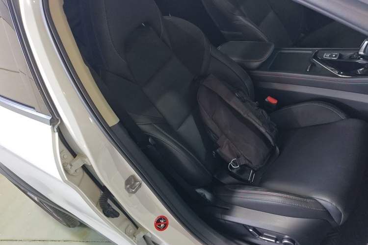 Used Lynk & Co 02 2019 1.5T DCT Two-Wheel Drive Pro Edition China VI Standard Right Front Seat