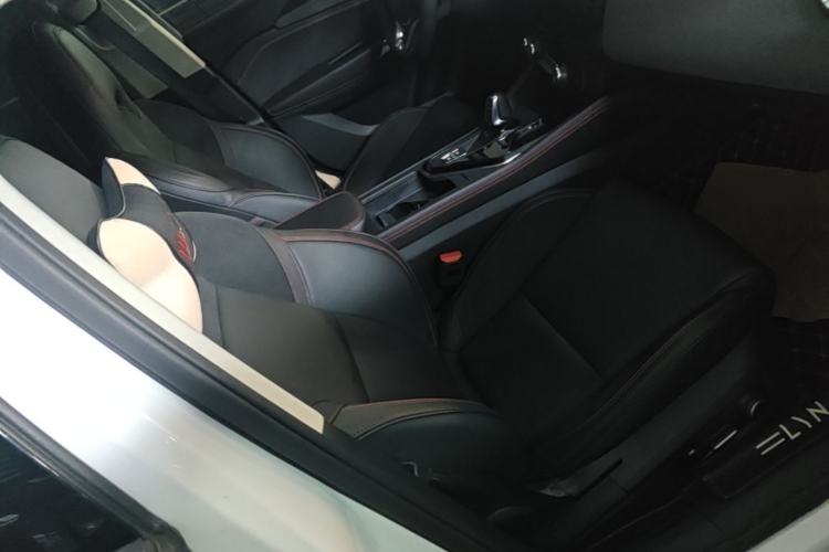 Used Lynk & Co 02 2019 High-Energy Edition 2.0T Automatic Two-Wheel Drive Pro Version China VI Standard Right Front Seat