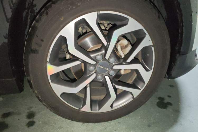 Used Lynk & Co 02 2019 1.5T DCT Two-Wheel Drive Sporty Version China VI Standard Right Front Wheel Hub