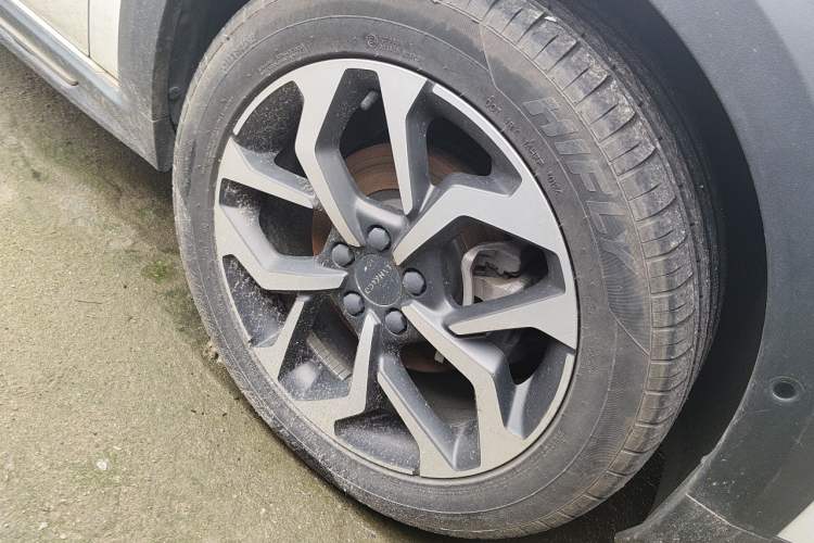 Used Lynk & Co 02 2019 1.5T DCT Two-Wheel Drive Pro Edition China VI Standard Right Front Wheel Hub