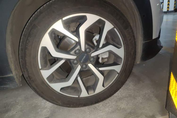 Used Lynk & Co 02 2019 1.5T DCT Two-Wheel Drive Pro Edition China VI Standard Right Front Wheel Hub