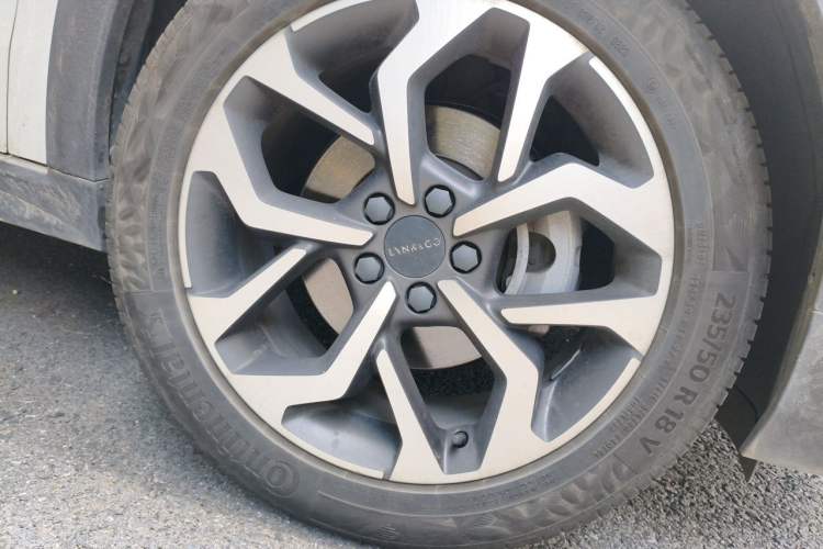 Used Lynk & Co 02 2019 1.5T DCT Two-Wheel Drive Pro Edition China VI Standard Right Front Wheel Hub