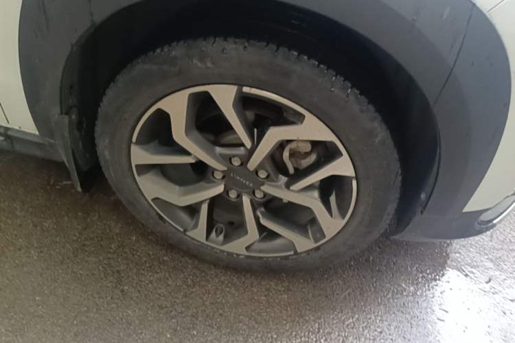 Used Lynk & Co 02 2019 1.5T DCT Two-Wheel Drive Sporty Version China VI Standard Right Front Wheel Hub