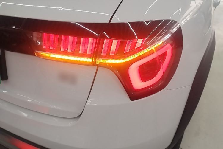 Used Lynk & Co 02 2019 1.5T DCT Two-Wheel Drive Pro Edition China VI Standard Right Rear Taillight
