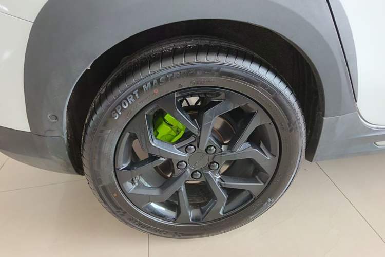 Used Lynk & Co 02 2019 1.5T DCT Two-Wheel Drive Pro Edition China VI Standard Right Rear Wheel Hub