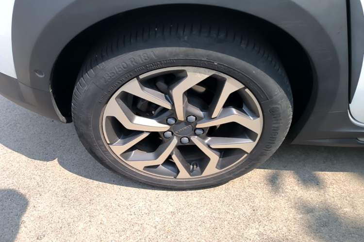 Used Lynk & Co 02 2019 1.5T DCT Two-Wheel Drive Pro Edition China VI Standard Right Rear Wheel Hub