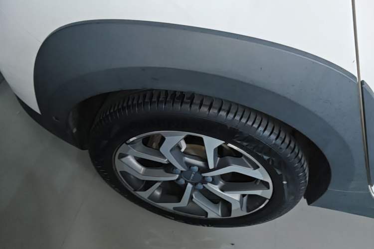 Used Lynk & Co 02 2019 High-Energy Edition 2.0T Automatic Two-Wheel Drive Pro Version China VI Standard Right Rear Wheel Hub