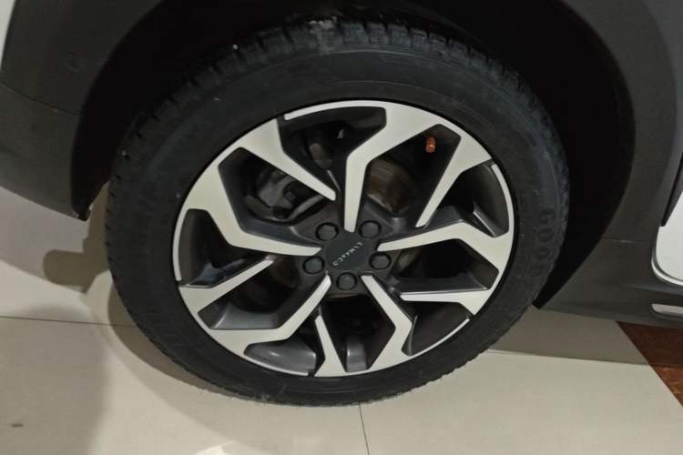 Used Lynk & Co 02 2019 High-Energy Edition 2.0T Automatic Two-Wheel Drive Pro Version China VI Standard Right Rear Wheel Hub