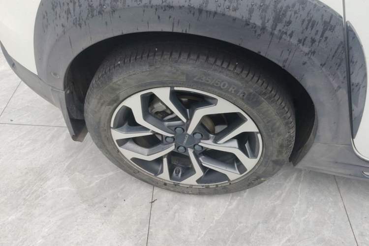 Used Lynk & Co 02 2019 1.5T DCT Two-Wheel Drive Pro Edition China VI Standard Right Rear Wheel Hub