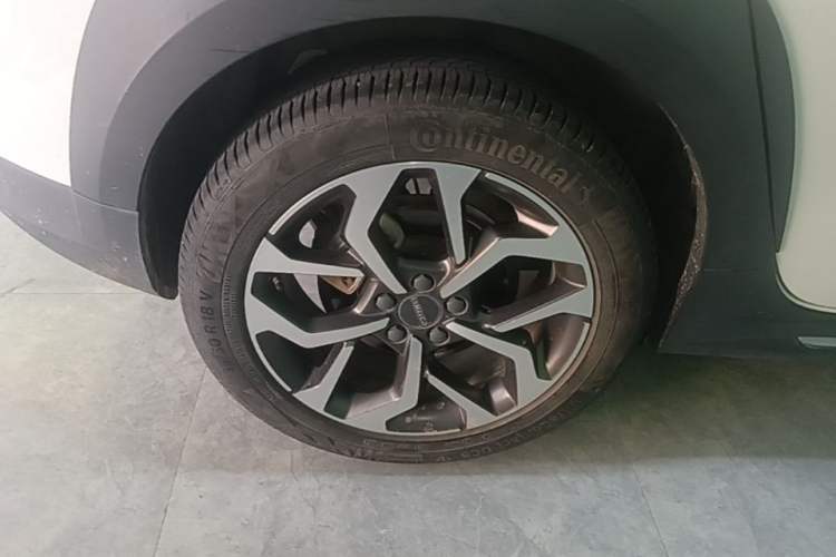 Used Lynk & Co 02 2019 1.5T DCT Two-Wheel Drive Sporty Version China VI Standard Right Rear Wheel Hub