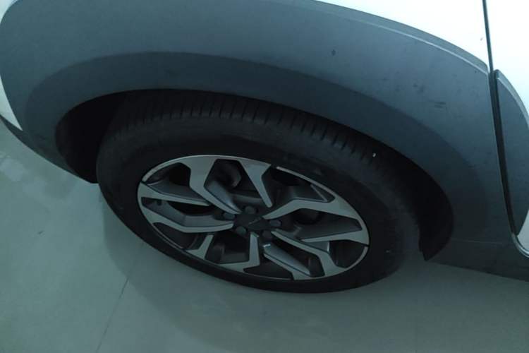 Used Lynk & Co 02 2019 High-Energy Edition 2.0T Automatic Two-Wheel Drive Pro Version China VI Standard Right Rear Wheel Hub