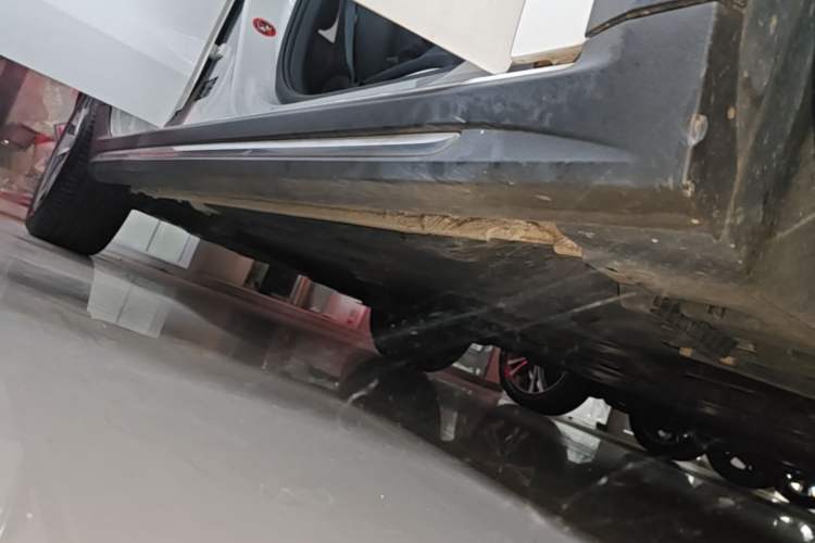 Used Lynk & Co 02 2019 High-Energy Edition 2.0T Automatic Two-Wheel Drive Pro Version China VI Standard Right Side Sill