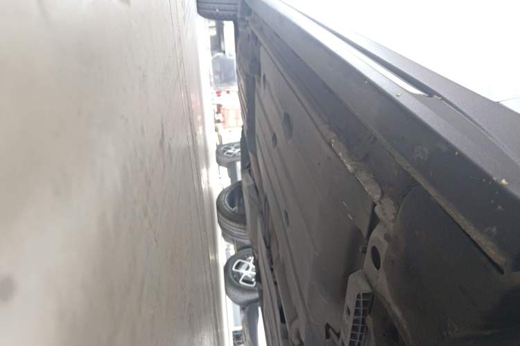 Used Lynk & Co 02 2019 High-Energy Edition 2.0T Automatic Two-Wheel Drive Rugged Version China VI Standard Right Side Sill
