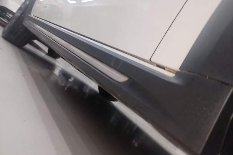 Used Lynk & Co 02 2019 1.5T DCT Two-Wheel Drive Pro Edition China VI Standard Right Side Sill