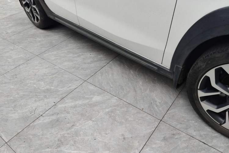 Used Lynk & Co 02 2019 1.5T DCT Two-Wheel Drive Pro Edition China VI Standard Right Side Sill