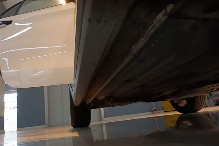 Used Lynk & Co 02 2019 1.5T DCT Two-Wheel Drive Sporty Version China VI Standard Right Side Sill