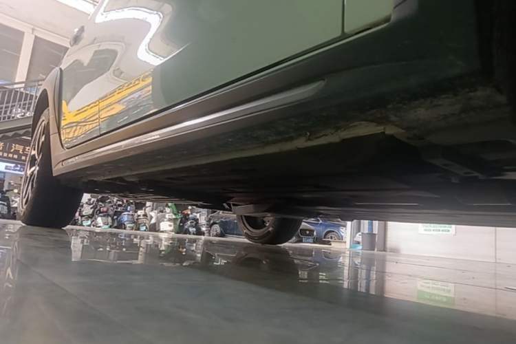 Used Lynk & Co 02 2019 1.5T DCT Two-Wheel Drive Sporty Version China VI Standard Right Side Sill