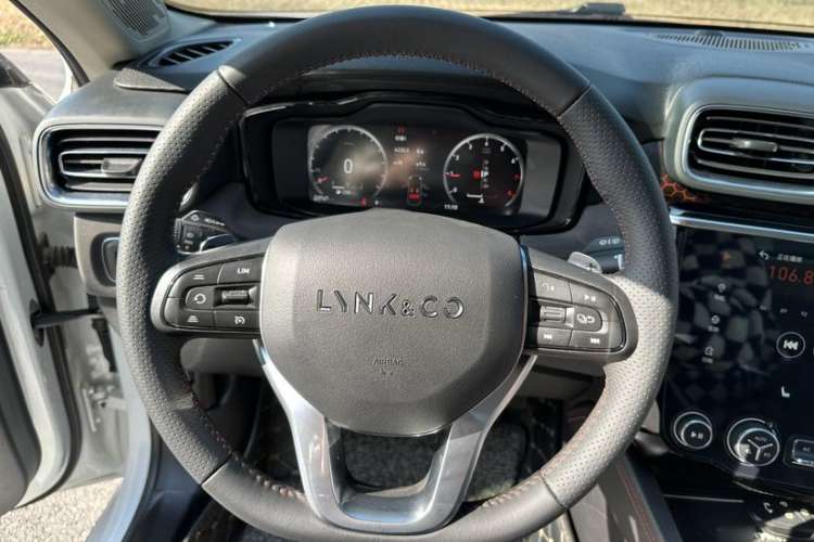 Used Lynk & Co 02 2019 1.5T DCT Two-Wheel Drive Sporty Version China VI Standard Steering Wheel