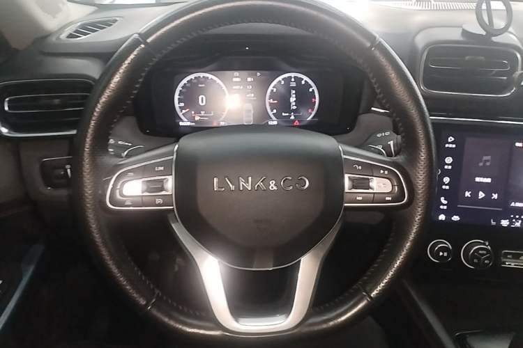 Used Lynk & Co 02 2019 1.5T DCT Two-Wheel Drive Pro Edition China VI Standard Steering Wheel