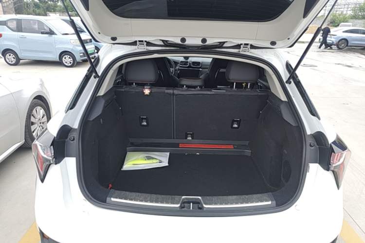 Used Lynk & Co 02 2019 1.5T DCT Two-Wheel Drive Pro Edition China VI Standard Trunk