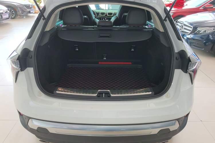 Used Lynk & Co 02 2019 1.5T DCT Two-Wheel Drive Pro Edition China VI Standard Trunk