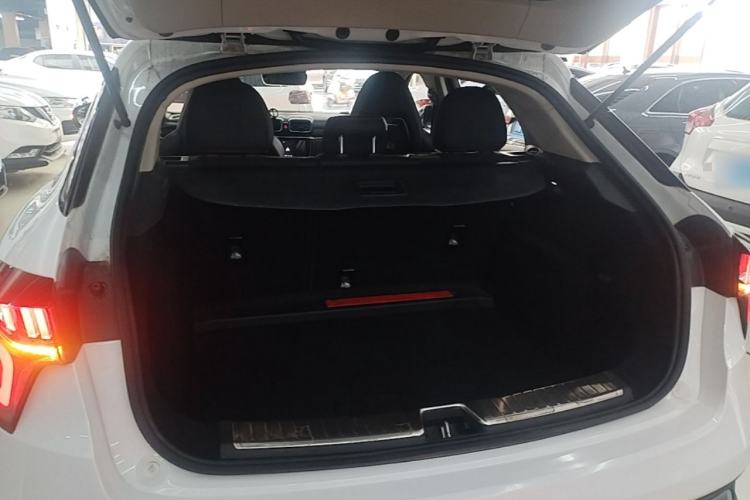 Used Lynk & Co 02 2019 1.5T DCT Two-Wheel Drive Pro Edition China VI Standard Trunk
