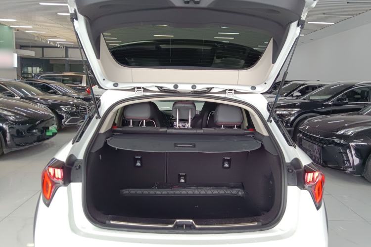 Used Lynk & Co 02 2019 1.5T DCT Two-Wheel Drive Pro Edition China VI Standard Trunk