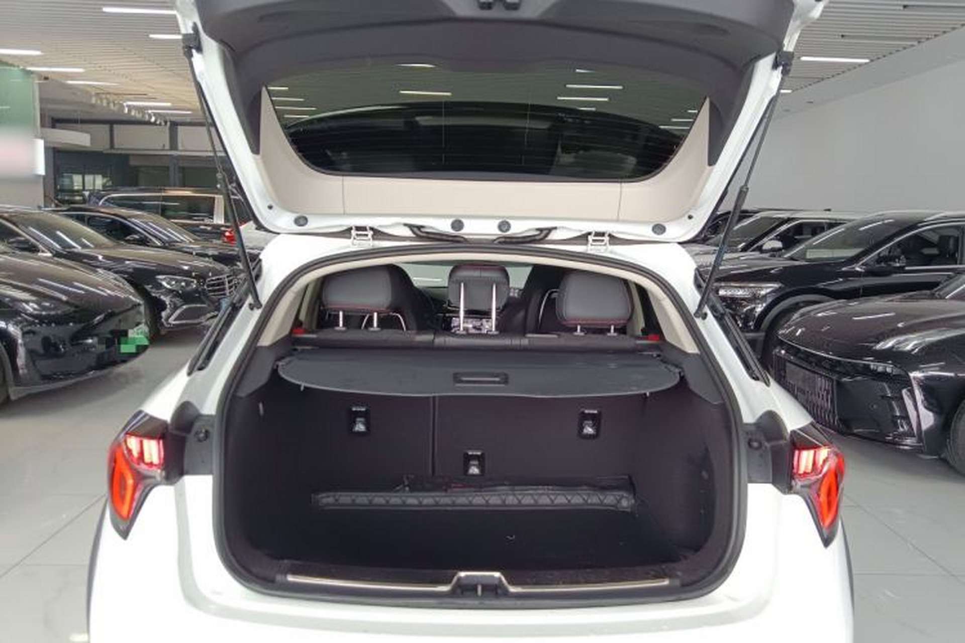 Used Lynk & Co 02 2019 1.5T DCT Two-Wheel Drive Pro Edition China VI Standard Trunk