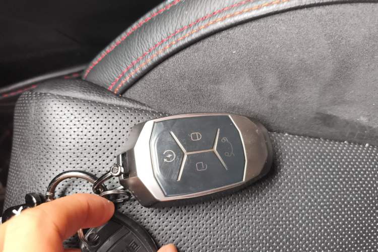Used Lynk & Co 02 2019 High-Energy Edition 2.0T Automatic Two-Wheel Drive Rugged Version China VI Standard Vehicle Key