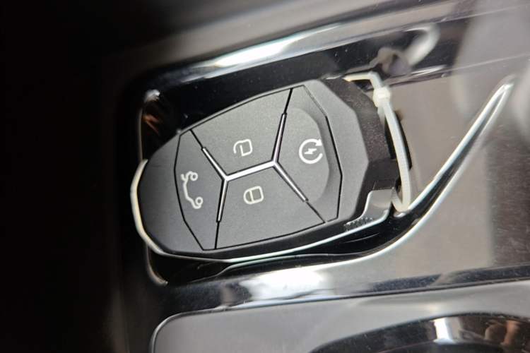 Used Lynk & Co 02 2019 1.5T DCT Two-Wheel Drive Pro Edition China VI Standard Vehicle Key