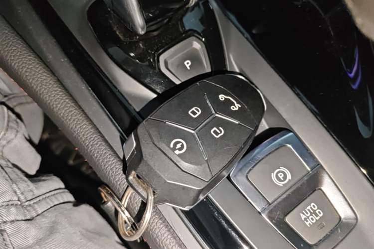 Used Lynk & Co 02 2019 High-Energy Edition 2.0T Automatic Two-Wheel Drive Pro Version China VI Standard Vehicle Key