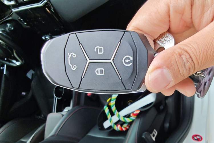 Used Lynk & Co 02 2019 1.5T DCT Two-Wheel Drive Sporty Version China VI Standard Vehicle Key