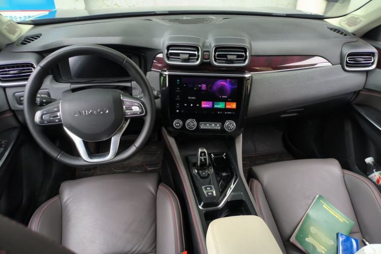 Used Lynk & Co 02 2020 1.5T DCT Two-Wheel Drive Zhaopu Version Center Console