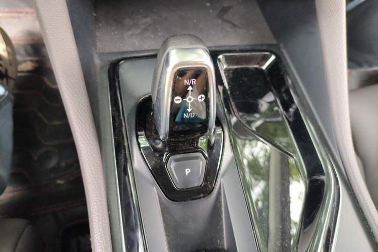 Used Lynk & Co 02 2020 1.5T DCT Two-Wheel Drive Zhaopu Version Gear Lever