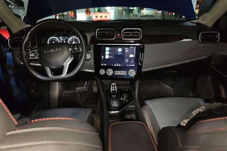 Used Lynk & Co 02 2020 High-Energy Edition 2.0T Automatic Two-Wheel Drive Pro Version Center Console