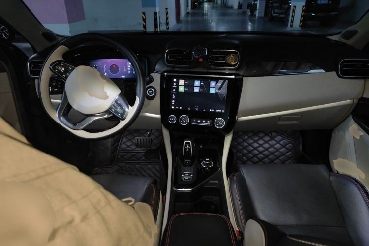 Used Lynk & Co 02 2020 High-Energy Edition 2.0T Automatic Two-Wheel Drive Shine Pro Edition Center Console