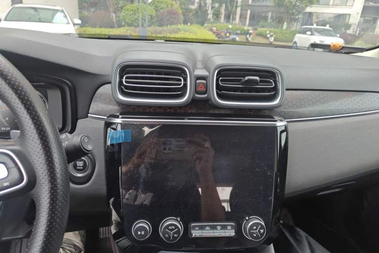 Used Lynk & Co 02 2020 1.5T DCT Two-Wheel Drive Zhaopu Version Audio And AC Panel
