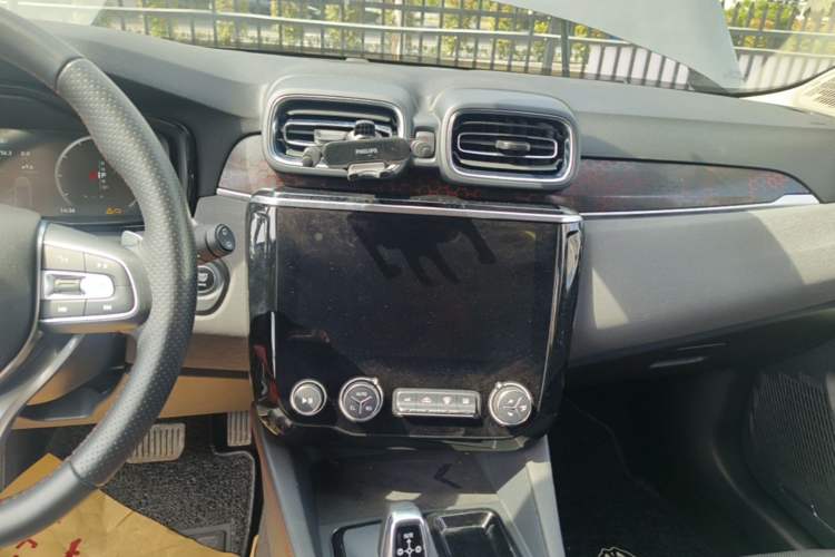 Used Lynk & Co 02 2020 1.5T DCT Two-Wheel Drive Pro Edition Audio And AC Panel