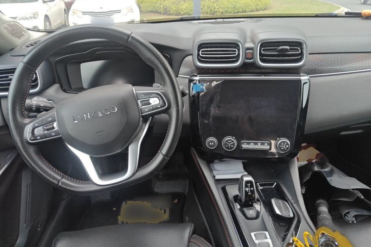 Used Lynk & Co 02 2020 1.5T DCT Two-Wheel Drive Zhaopu Version Center Console