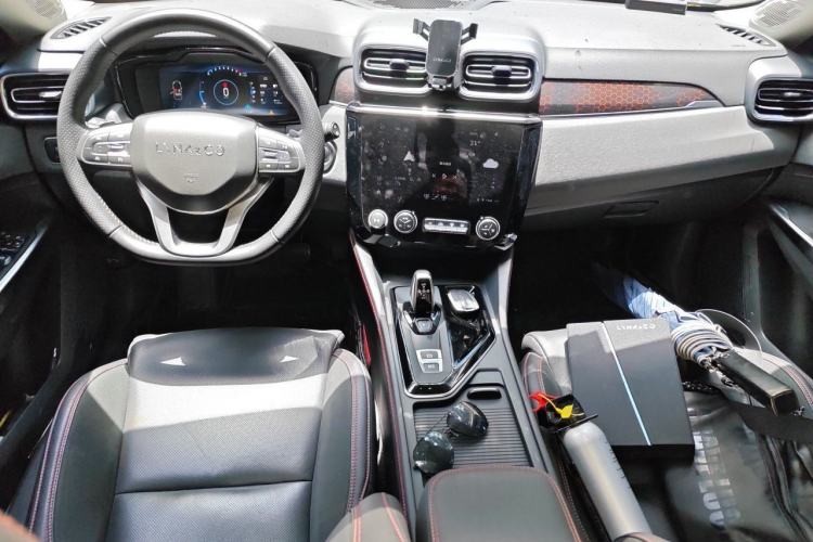 Used Lynk & Co 02 2020 1.5T DCT Two-Wheel Drive Pro Edition Center Console