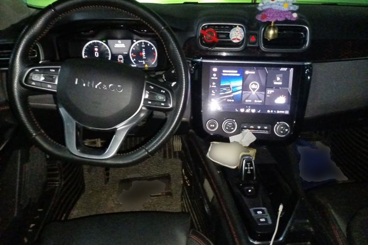 Used Lynk & Co 02 2020 High-Energy Edition 2.0T Automatic Two-Wheel Drive Pro Version Center Console