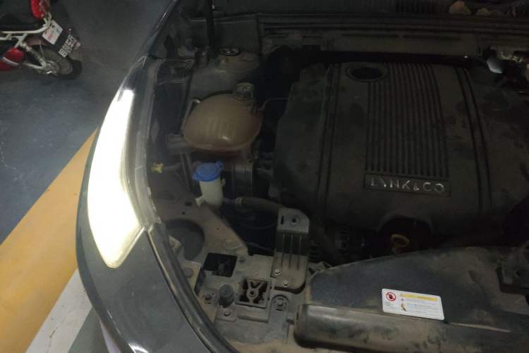 Used Lynk & Co 02 2020 1.5T DCT Two-Wheel Drive Pro Edition Engine Bay Right
