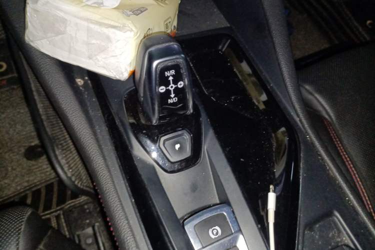 Used Lynk & Co 02 2020 High-Energy Edition 2.0T Automatic Two-Wheel Drive Pro Version Gear Lever
