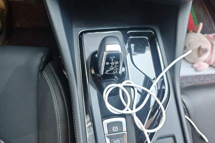 Used Lynk & Co 02 2020 1.5T DCT Two-Wheel Drive Pro Edition Gear Lever